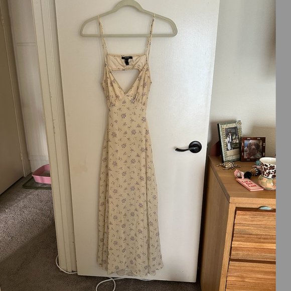 danty dress with open back - Picture 2 of 5